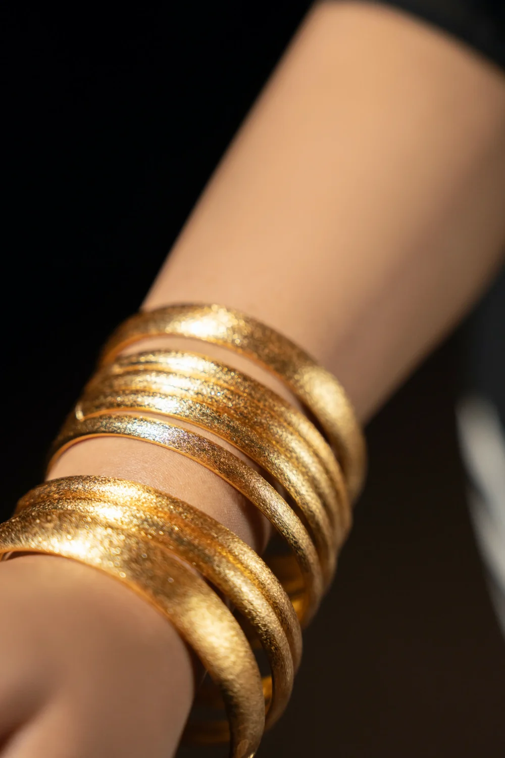 8 Pcs Traditional Plain Gold Bangles